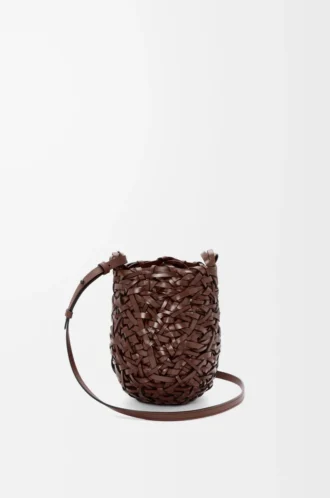 Kleine Nest Basket Tasche aus Kalbsleder in Chestnut