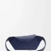 Kleine Puzzle Edge Gürteltasche aus klassischem Kalbsleder in Abyss Blue