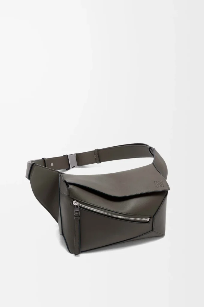 Kleine Puzzle Edge Gürteltasche aus klassischem Kalbsleder in Dunkelgrau