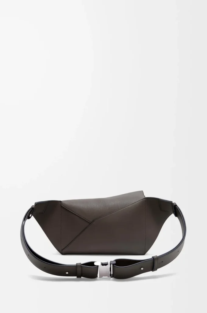 Kleine Puzzle Edge Gürteltasche aus klassischem Kalbsleder in Dunkelgrau
