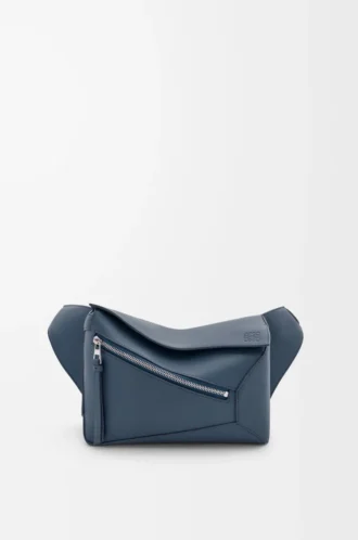 Kleine Puzzle Edge Gürteltasche aus klassischem Kalbsleder in Indigo Dye