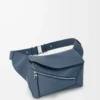 Kleine Puzzle Edge Gürteltasche aus klassischem Kalbsleder in Indigo Dye