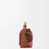 Kleine Puzzle Edge Landscape Tasche aus Nappakalbsleder in Pecan/Parrot Pink