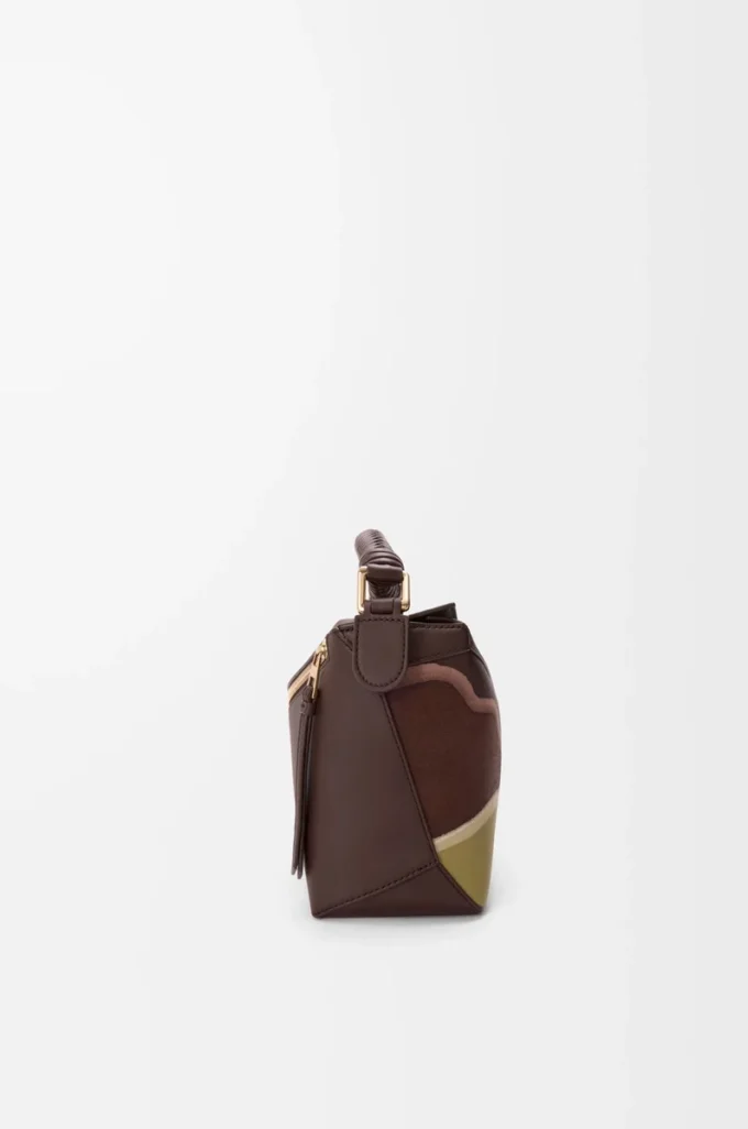 Kleine Puzzle Edge Landscape Tasche aus Nappakalbsleder in Schokoladenbraun/Hellmoos
