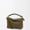 Kleine Puzzle Edge Tasche aus klassischem Kalbsleder in Dark Khaki