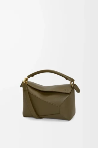Kleine Puzzle Edge Tasche aus klassischem Kalbsleder in Dark Khaki