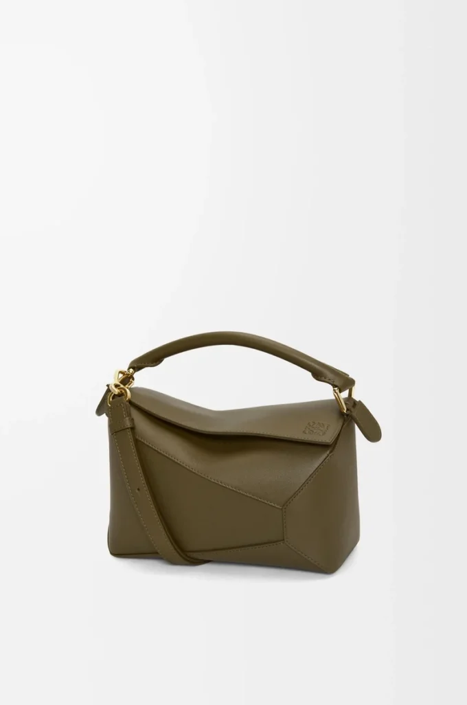 Kleine Puzzle Edge Tasche aus klassischem Kalbsleder in Dark Khaki