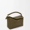 Kleine Puzzle Edge Tasche aus klassischem Kalbsleder in Dark Khaki