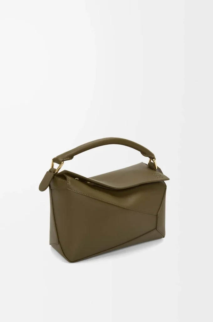 Kleine Puzzle Edge Tasche aus klassischem Kalbsleder in Dark Khaki