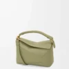 Kleine Puzzle Edge Tasche aus klassischem Kalbsleder in Eucalyptus Green