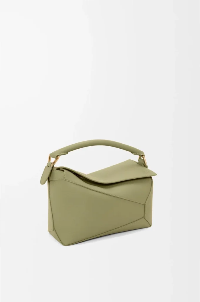 Kleine Puzzle Edge Tasche aus klassischem Kalbsleder in Eucalyptus Green
