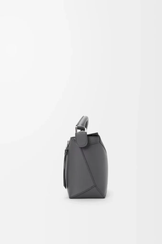 Kleine Puzzle Edge Tasche aus klassischem Kalbsleder in Schiefergrau