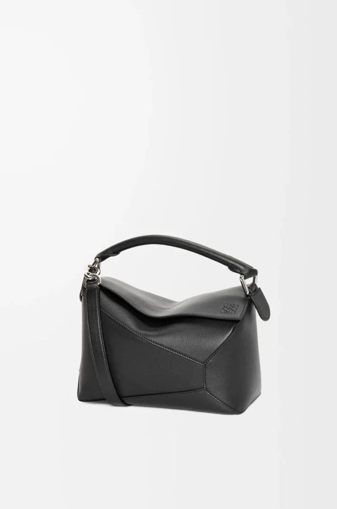 Kleine Puzzle Edge Tasche aus klassischem Kalbsleder in Schwarz