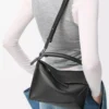 Kleine Puzzle Edge Tasche aus klassischem Kalbsleder in Schwarz