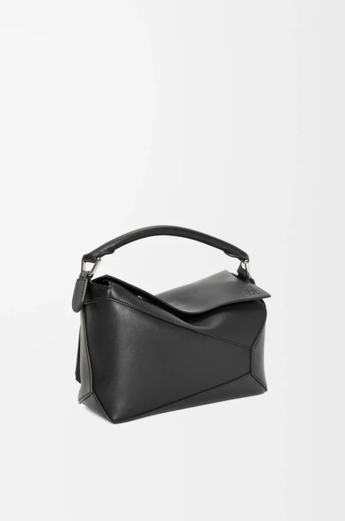 Kleine Puzzle Edge Tasche aus klassischem Kalbsleder in Schwarz