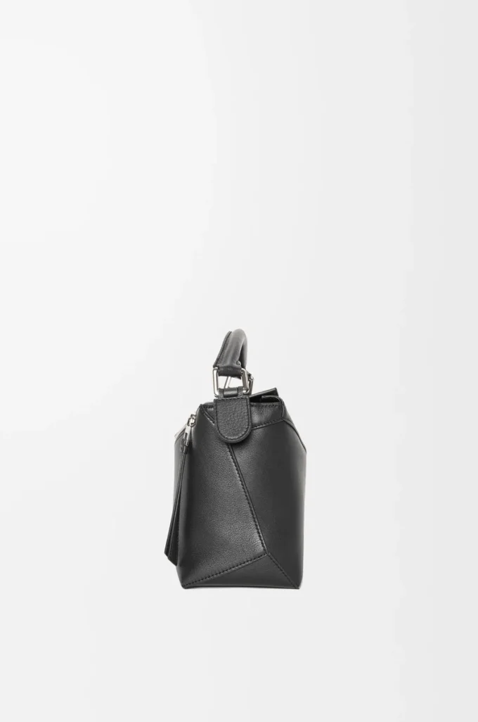 Kleine Puzzle Edge Tasche aus klassischem Kalbsleder in Schwarz