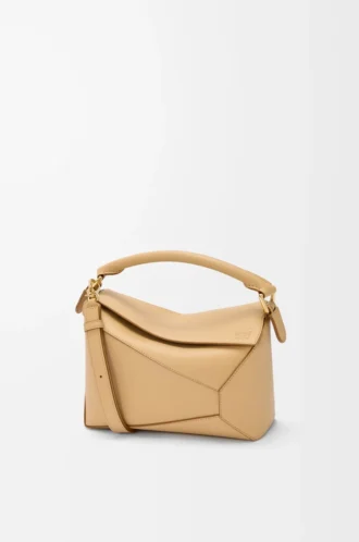 Kleine Puzzle Edge Tasche aus klassischem Kalbsleder in Silk Beige