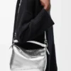 Kleine Puzzle Edge Tasche aus laminiertem Lammleder Silber