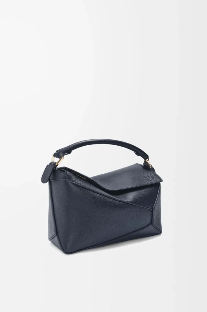 Kleine Puzzle Edge Tasche aus weichem genarbtem Kalbsleder Deep Navy