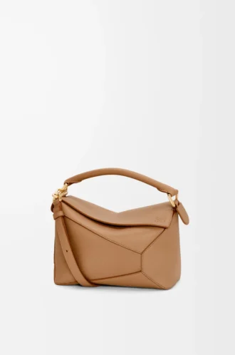 Kleine Puzzle Edge Tasche aus weichem genarbtem Kalbsleder in Toffee