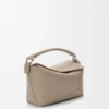 Kleine Puzzle Edge Tasche aus weichem genarbtem Kalbsleder in Ton