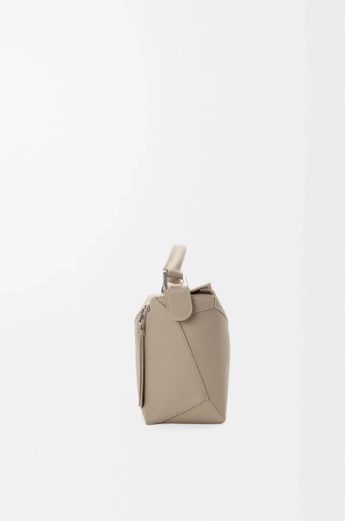 Kleine Puzzle Edge Tasche aus weichem genarbtem Kalbsleder in Ton
