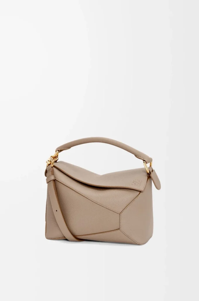 Kleine Puzzle Edge Tasche aus weichem genarbtem Kalbsleder Sand