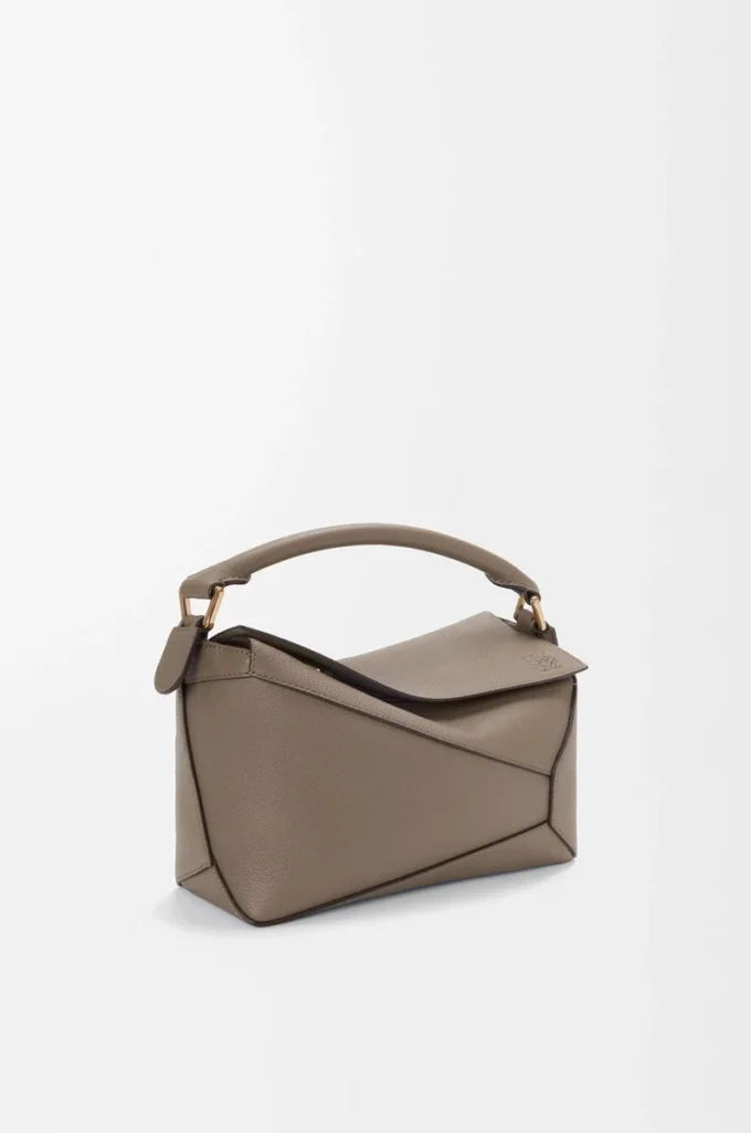 Kleine Puzzle Edge Tasche aus weichem genarbtem Kalbsleder Taupe