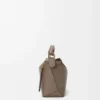 Kleine Puzzle Edge Tasche aus weichem genarbtem Kalbsleder Taupe