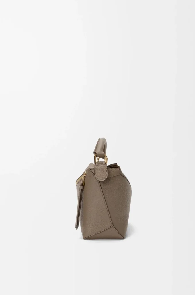 Kleine Puzzle Edge Tasche aus weichem genarbtem Kalbsleder Taupe