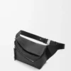 Kleine Puzzle-Gürteltasche aus genarbtem Kalbsleder Schwarz