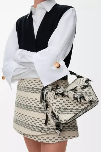 Kleine Puzzle-Tasche aus gewebtem Textil in Schwarz/Weiß