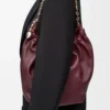 Kleine Squeeze-Tasche aus weichem Nappalammleder in Dunkelburgunder
