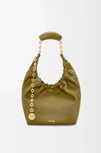 Kleine Squeeze-Tasche aus weichem Nappalammleder Olive