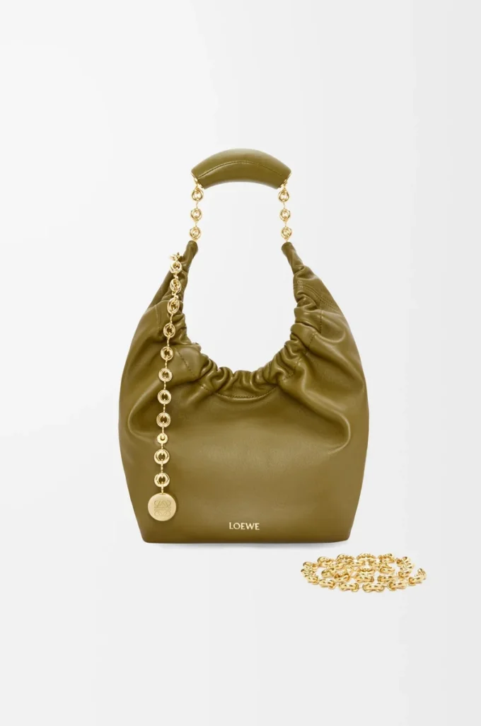Kleine Squeeze-Tasche aus weichem Nappalammleder Olive