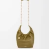 Kleine Squeeze-Tasche aus weichem Nappalammleder Olive