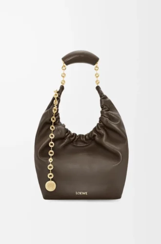 Kleine Squeeze-Tasche aus weichem Nappalammleder Schokolade