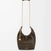 Kleine Squeeze-Tasche aus weichem Nappalammleder Schokolade