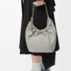 Kleine Squeeze-Tasche aus weichem Nappalammleder Shell Grey