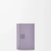 Kleine vertikale Anagram-Geldbörse aus genarbtem Kalbsleder in Dirty Mauve