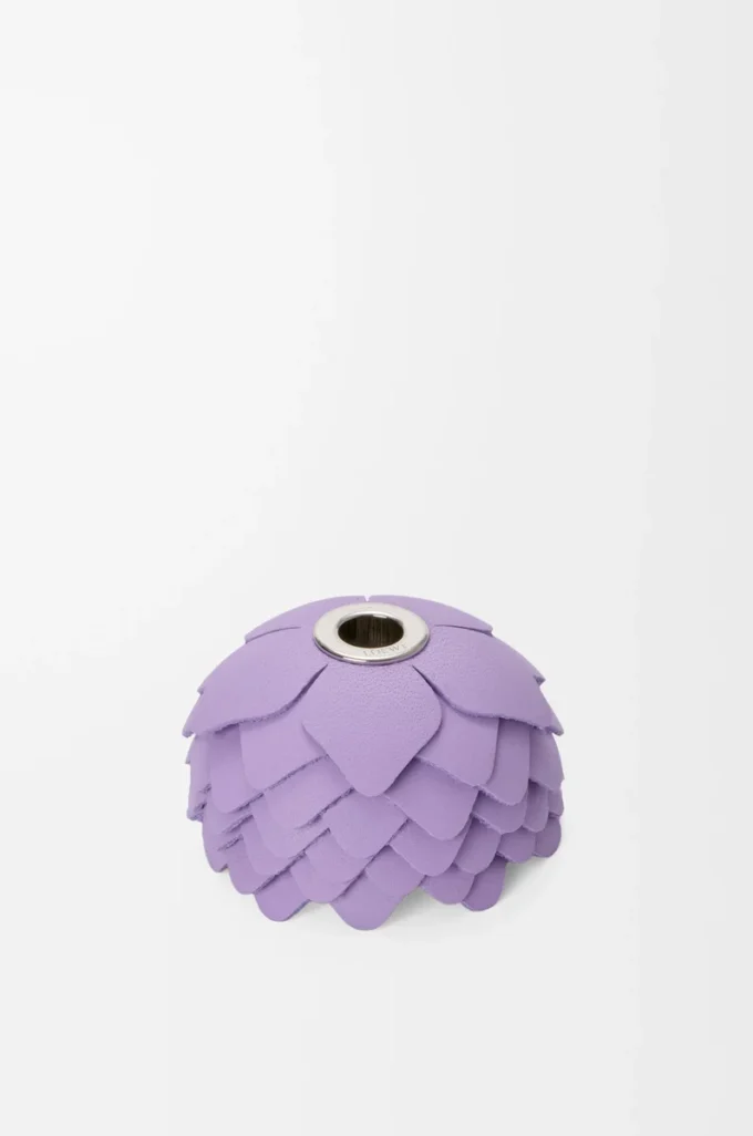 Kleiner Blumenanhänger aus Kalbsleder Mauve