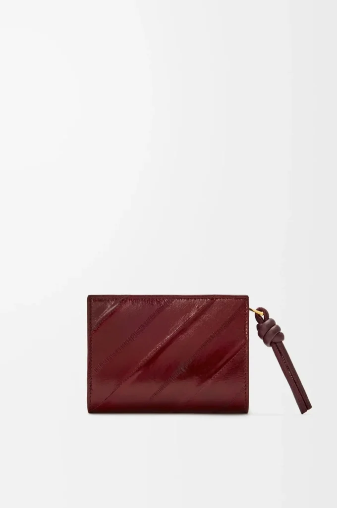 Kompakte Geldbörse mit Knotenverschluss aus Aal Dark Burgundy