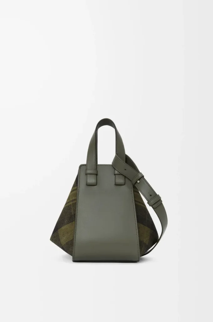 Kompakte Hammock-Tasche aus Wildleder und klassischem Kalbsleder Khaki/Grün