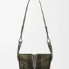 Kompakte Hammock-Tasche aus Wildleder und klassischem Kalbsleder Khaki/Grün