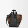 Kompakte Hammock-Tasche aus Wildleder und klassischem Kalbsleder Tan/Schwarz