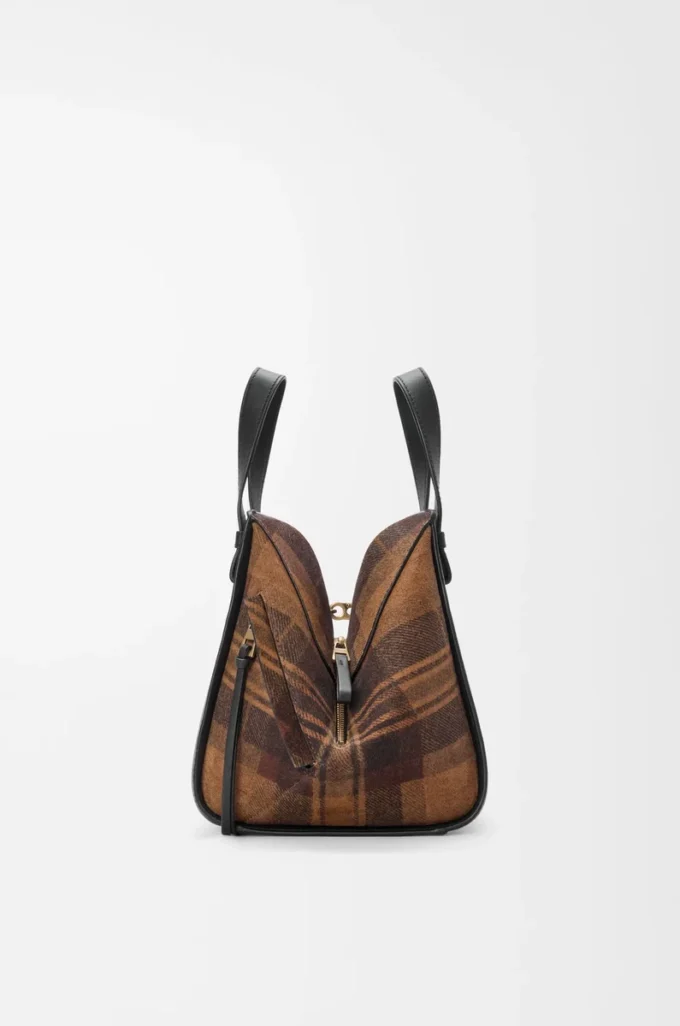 Kompakte Hammock-Tasche aus Wildleder und klassischem Kalbsleder Tan/Schwarz