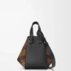 Kompakte Hammock-Tasche aus Wildleder und klassischem Kalbsleder Tan/Schwarz