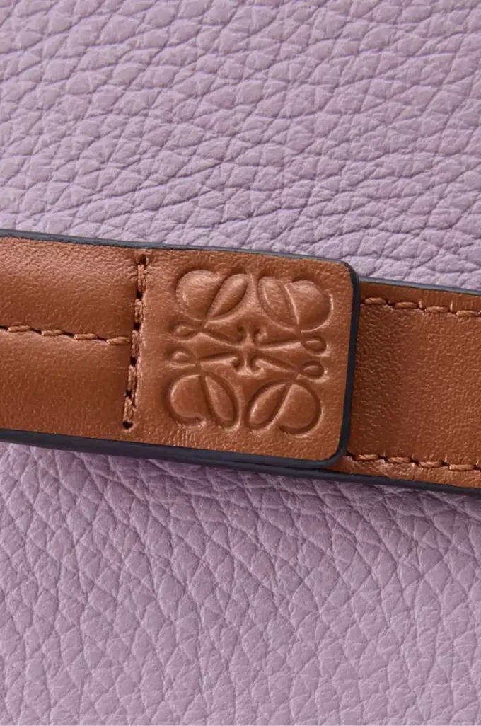 Kompakte Reißverschlussbrieftasche aus weichem genarbtem Kalbsleder Dirty Mauve/Squirrel