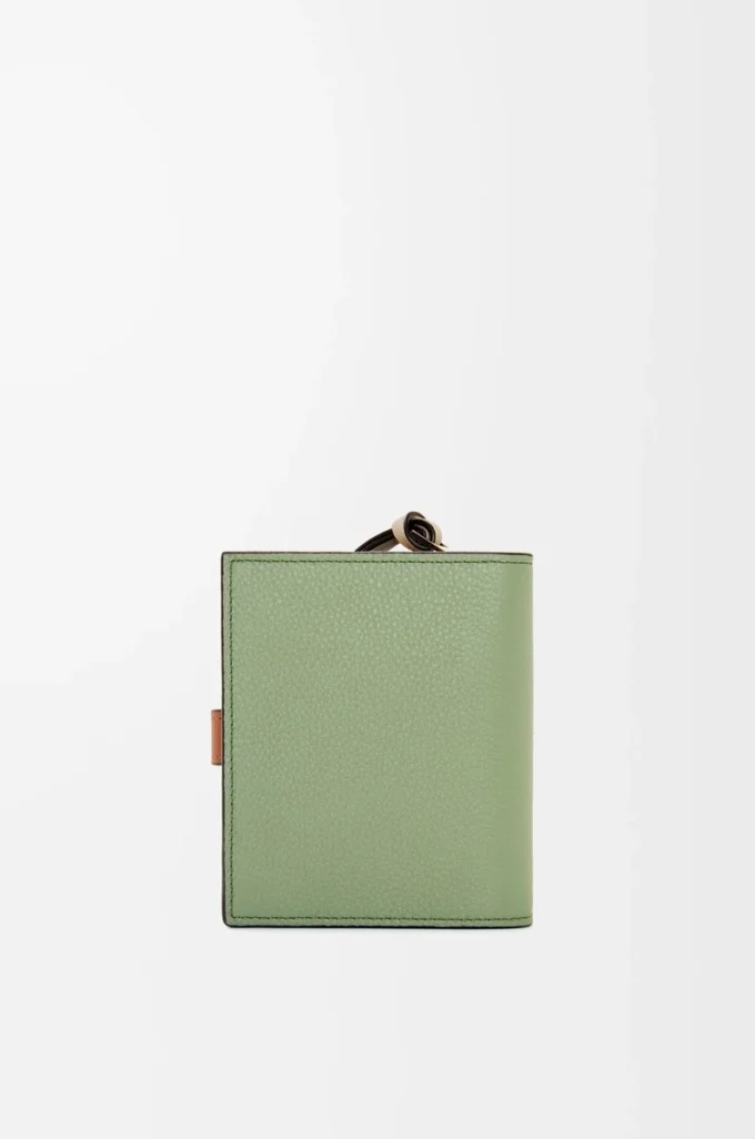 Kompakte Reißverschlussbrieftasche aus weichem genarbtem Kalbsleder Rosemary/Tan