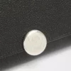 Kontinentale Geldbörse Pebble aus mini-genarbtem Kalbsleder Schwarz